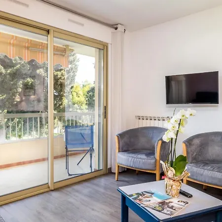 Vvf Villages Les Eucalyptus à Les Pins Appartement
